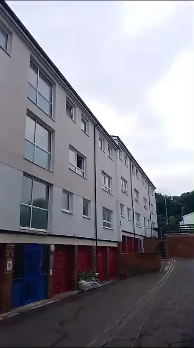 Council Housing Render Cleaning Programme - Northampton (2024-2025) - photo 8