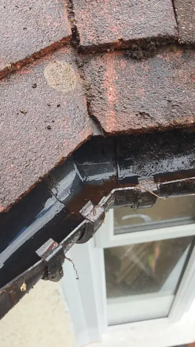 Cleared gutter on a Luton property - free-flowing after clearance