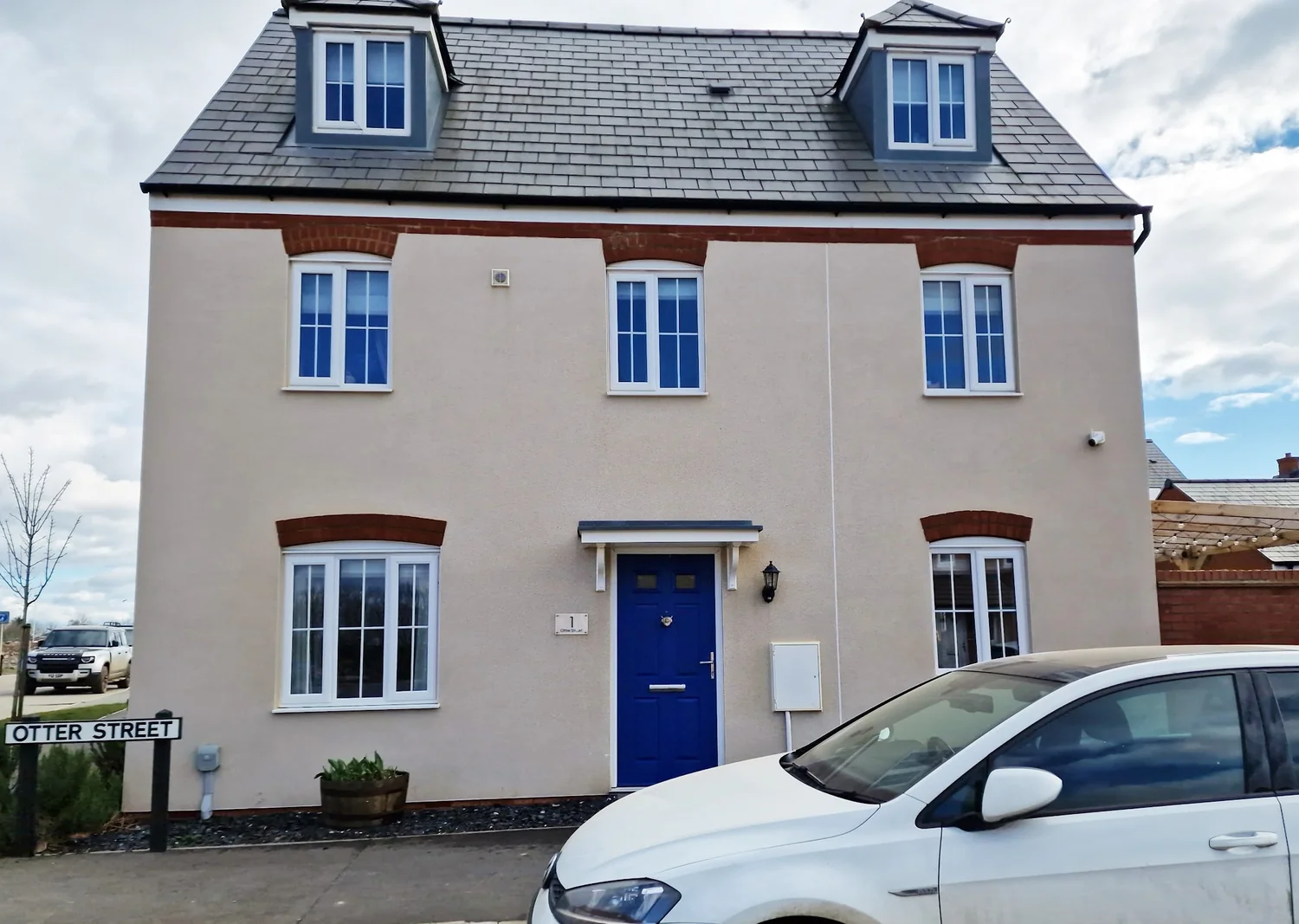 Residential render after softwash cleaning - clean uniform finish, Northampton 2024-2025