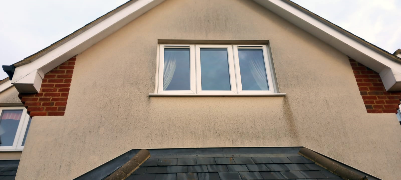 house facade before cleaning